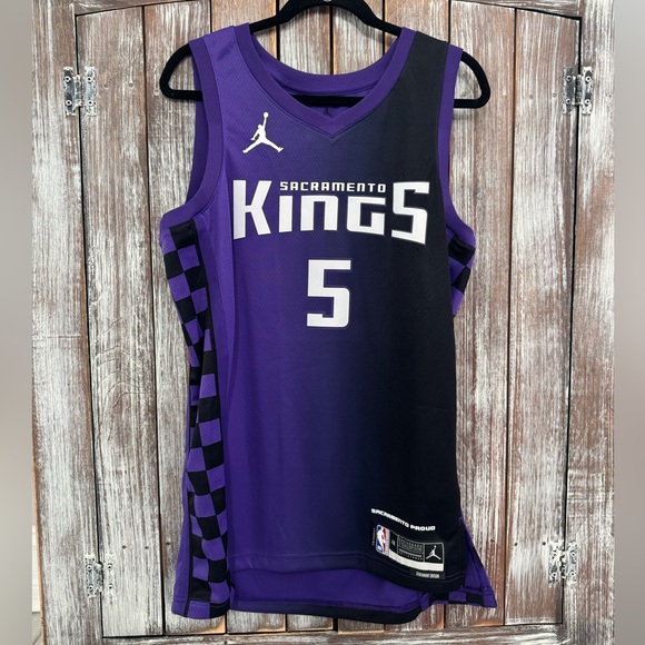 Nike Jordan NBA Swingman Jersey Sacramento Kings Statement Edition Size 48 - Picture 1 of 6